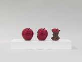 Billy Apple, 2 Minutes 33 Seconds (Red), 1962, painted bronze, 13.2 x 53.5 x 15.2 cm 