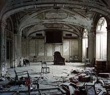 Frank Schwere, Ballroom (Lee Plaza Hotel, 2240 West Grand Blvd), Detroit, MI, 2009 C-Print, 126cm x 100cm. Courtesy of the artist and Two Rooms