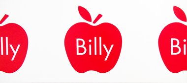 Billy Apple, Frieze (Red), 2005, acrylic on canvas, 800 x 1800 mm. Image courtesy of Gow Langsford in association with Starkwhite