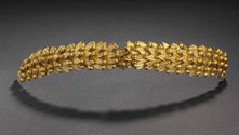 Wreath, gold, Etruria, Italy, about 400-300 BCE, width 23.3 cm. Courtesy of the Trustees of the British Museum.