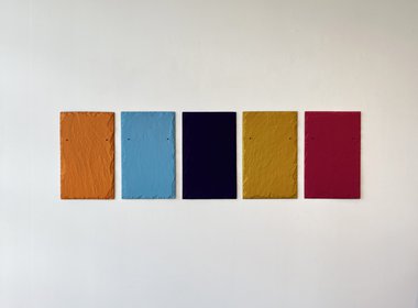 Winston Roeth, Belmont Quintet, 2024, Kremer pigments and polyurethane dispersion on five slate panels, 50,8 x 168.4 cm